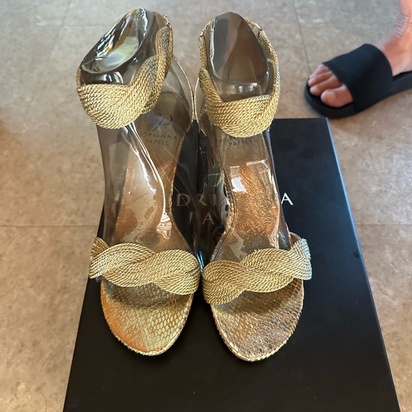 Sandals - Picture 6 of 8